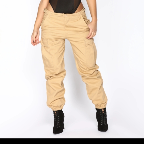 NEW Fashion Nova Cargo Pants 💗 - Picture 1 of 5
